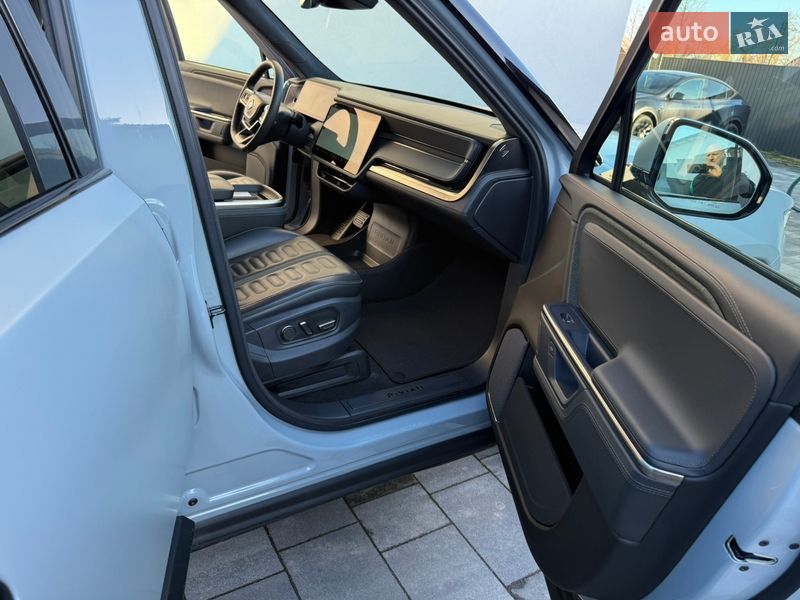 Внедорожник / Кроссовер Rivian R1S 2024 в Староконстантинове
