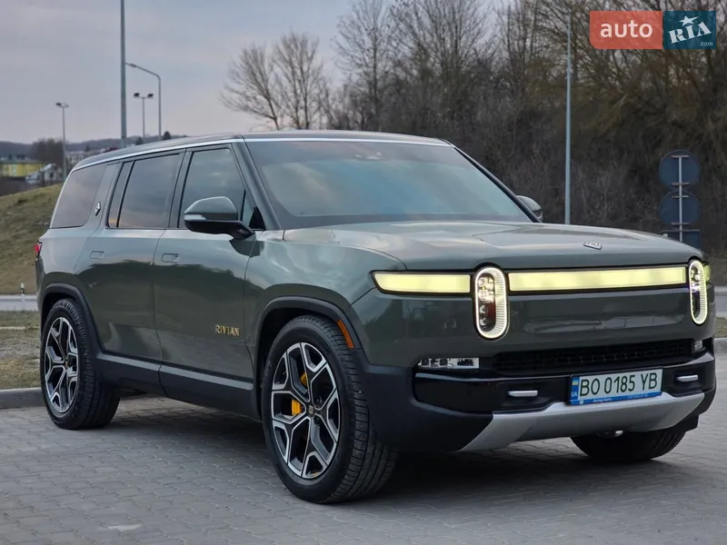 Rivian R1S 2023