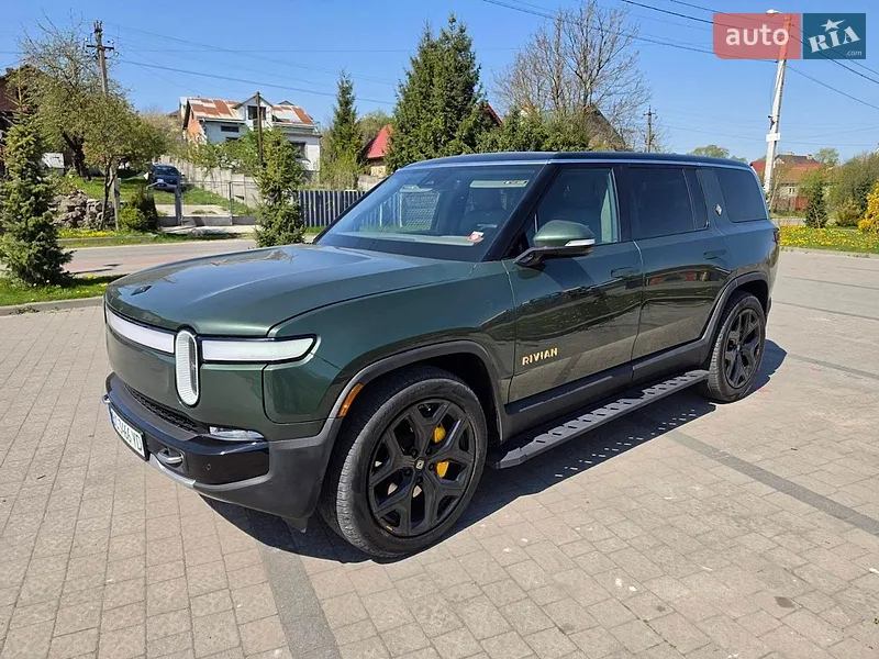 Rivian R1S 2023