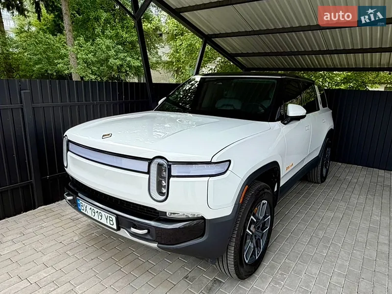 Rivian R1S 2023