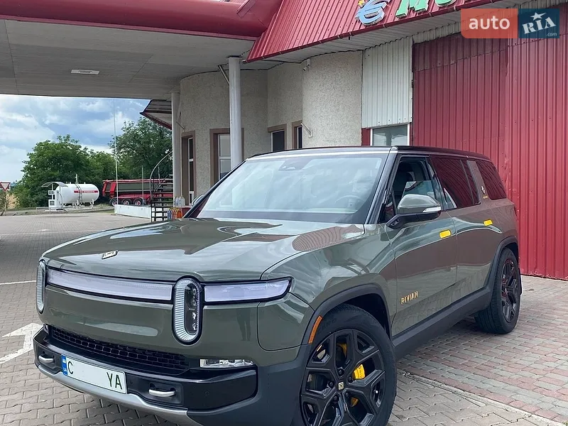 Rivian R1S 2023
