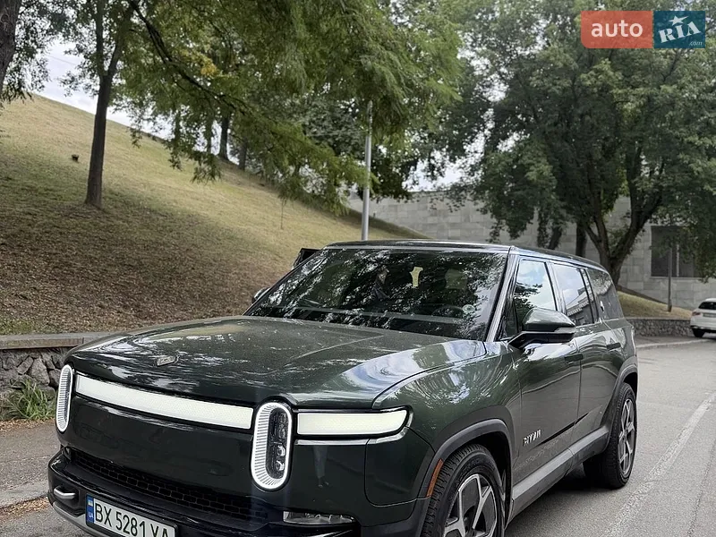 Rivian R1S 2024