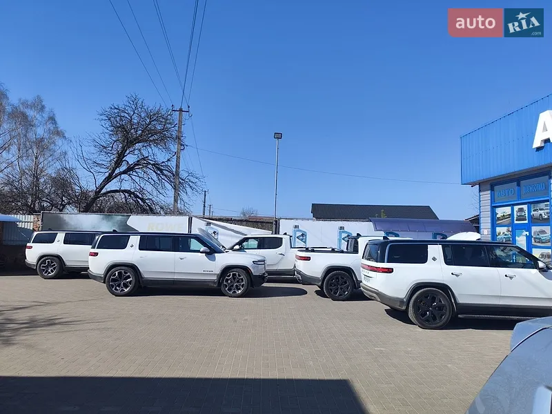 Rivian R1S 2023
