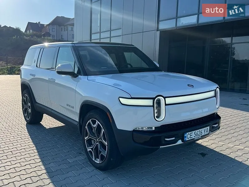 Rivian R1S 2023