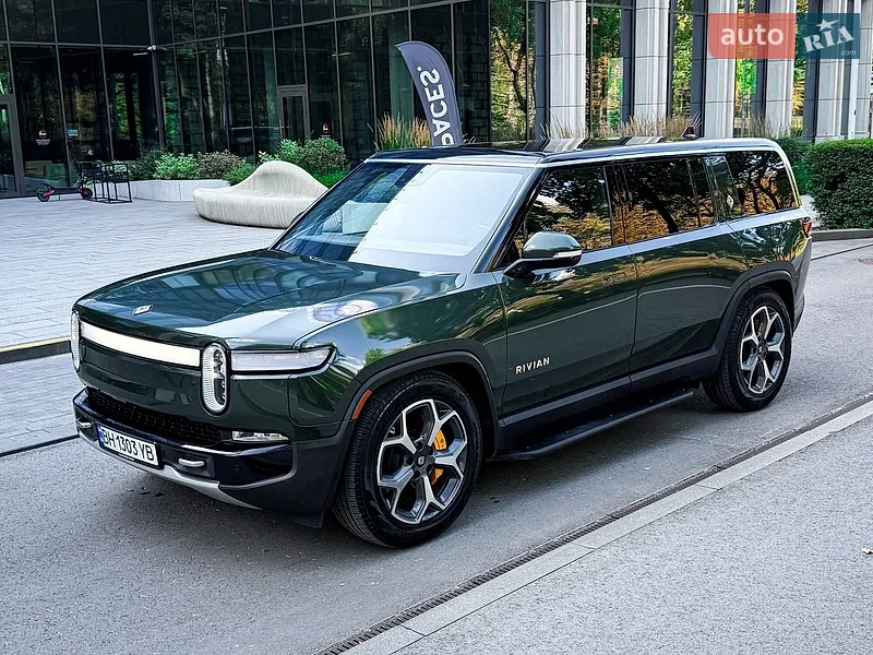 Rivian R1S 2023