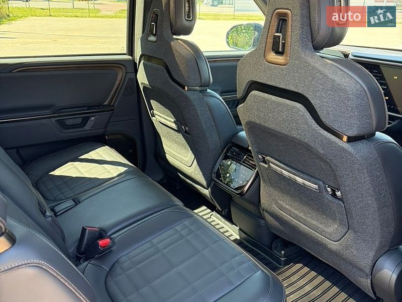 Внедорожник / Кроссовер Rivian R1S 2024 в Виннице