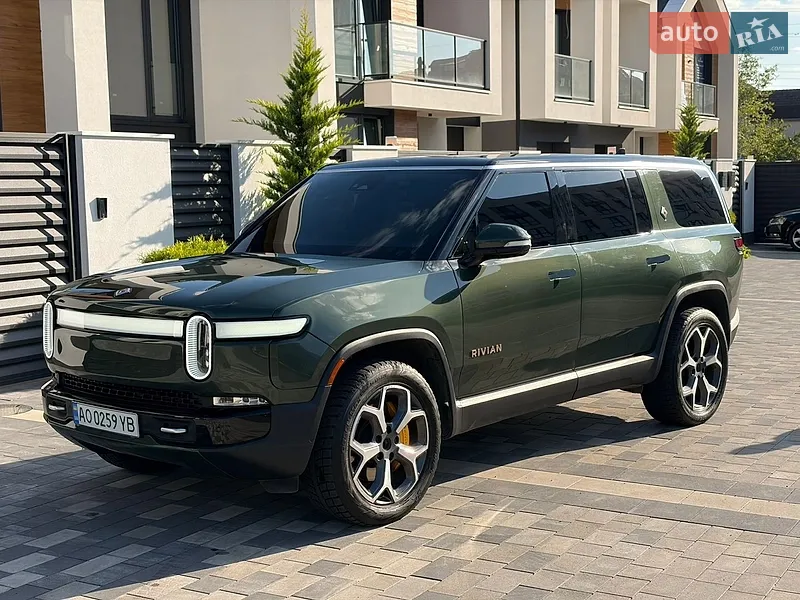 Rivian R1S 2022