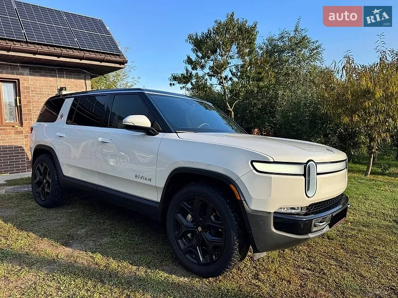 Rivian R1S 2024