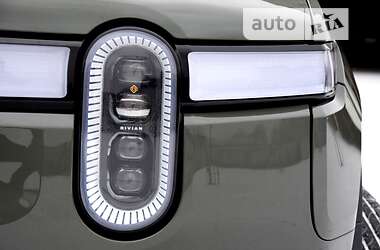Пікап Rivian R1T 2022 в 
