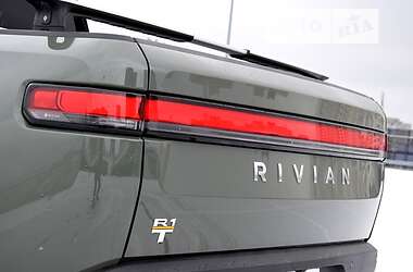 Пікап Rivian R1T 2022 в 