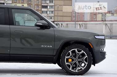 Пікап Rivian R1T 2022 в 