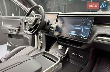 Пикап Rivian R1T 2023 в 