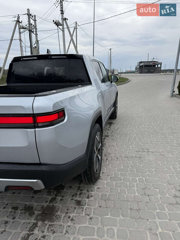 Пікап Rivian R1T 2022 в Львові