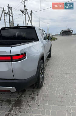 Пикап Rivian R1T 2022 в 