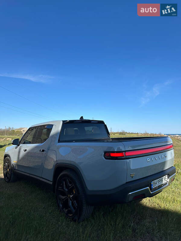 Пікап Rivian R1T 2023 в Овідіополі