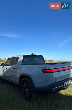 Пікап Rivian R1T 2023 в 