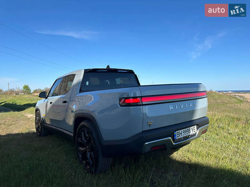 Пікап Rivian R1T 2023 в Овідіополі