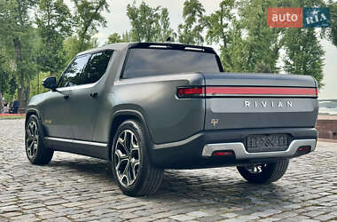 Позашляховик / Кросовер Rivian R1T 2022 в 