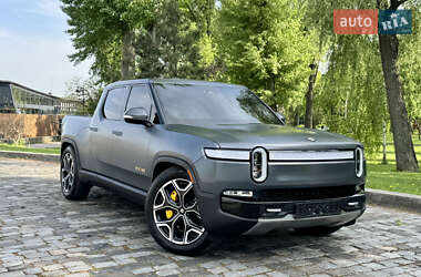 Позашляховик / Кросовер Rivian R1T 2022 в 