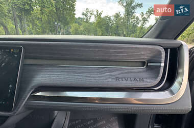 Позашляховик / Кросовер Rivian R1T 2022 в 
