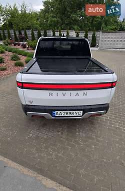 Пікап Rivian R1T 2022 в 