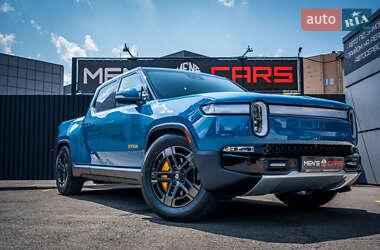Позашляховик / Кросовер Rivian R1T 2022 в 