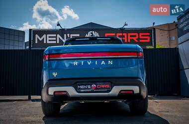 Позашляховик / Кросовер Rivian R1T 2022 в 