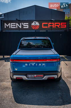 Позашляховик / Кросовер Rivian R1T 2022 в 