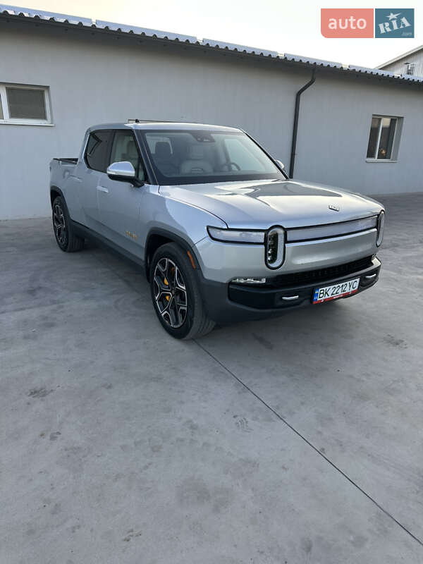 Пикап Rivian R1T 2023 в Ровно