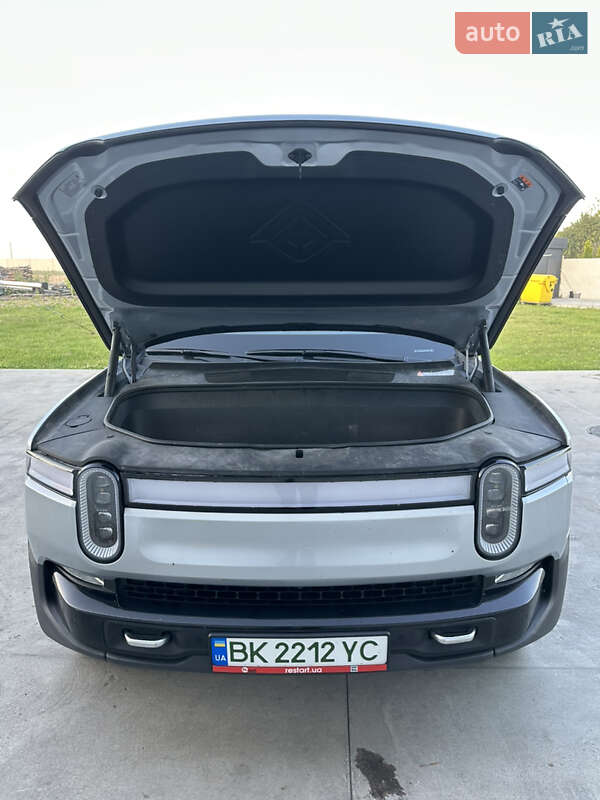 Пикап Rivian R1T 2023 в Ровно