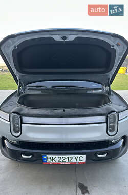 Пикап Rivian R1T 2023 в 