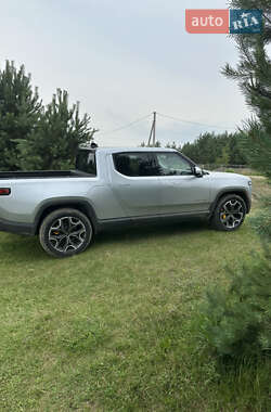 Пикап Rivian R1T 2023 в 