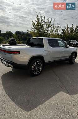 Пикап Rivian R1T 2023 в 