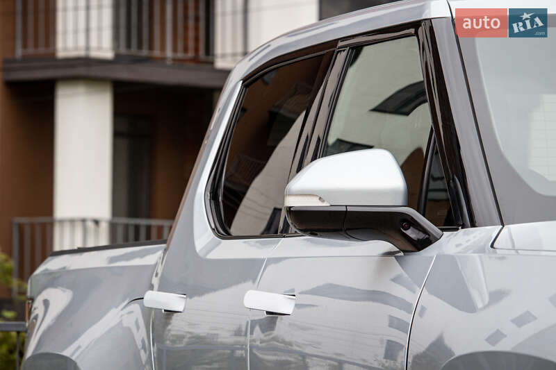 Пікап Rivian R1T 2023 в Львові