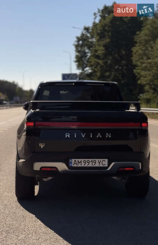 Пикап Rivian R1T 2024 в Коростышеве