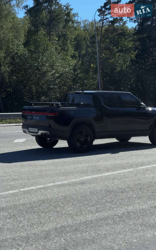 Пикап Rivian R1T 2024 в Коростышеве