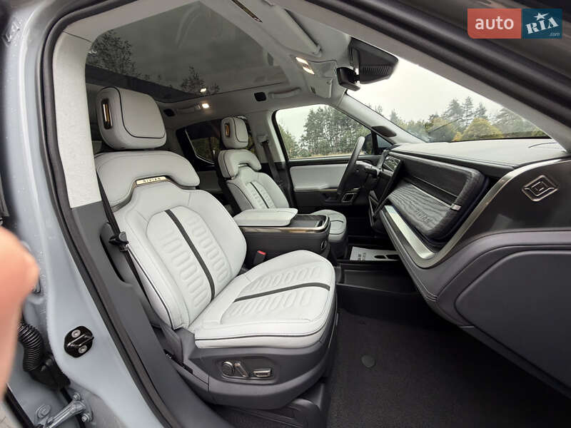 Пікап Rivian R1T 2022 в Львові