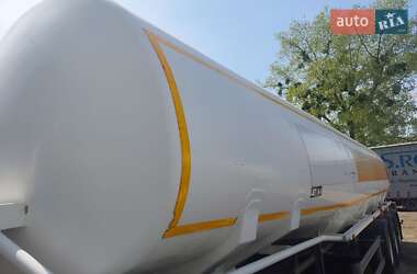 Цистерна напівпричіп Rohr KA 18-L 2006 в 