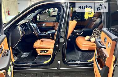 Позашляховик / Кросовер Rolls-Royce Cullinan 2019 в 