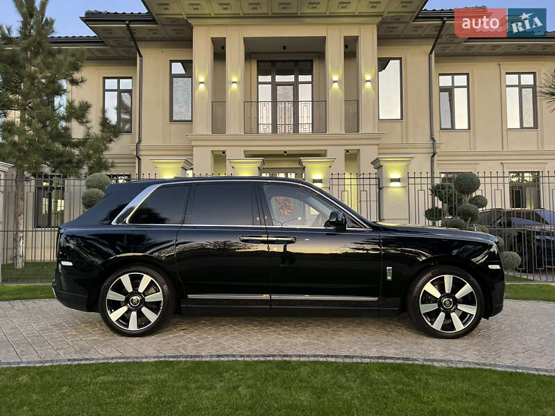 Внедорожник / Кроссовер Rolls-Royce Cullinan 2019 в Одессе