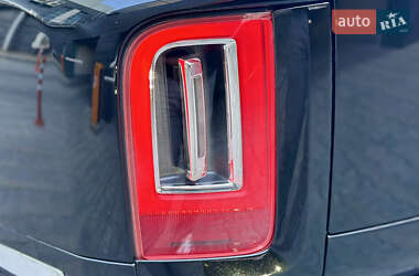 Внедорожник / Кроссовер Rolls-Royce Cullinan 2019 в 