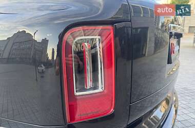 Позашляховик / Кросовер Rolls-Royce Cullinan 2020 в 