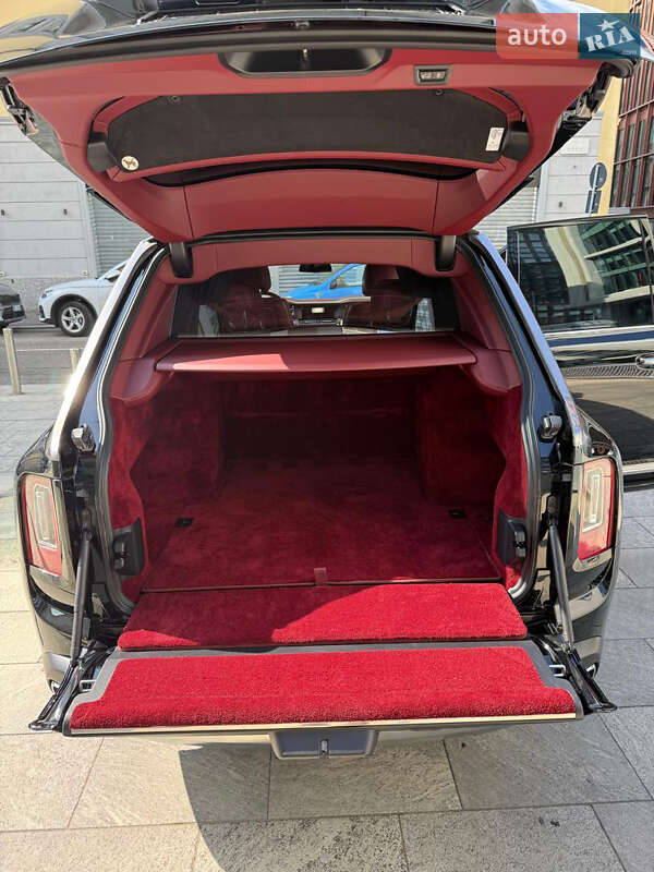 Внедорожник / Кроссовер Rolls-Royce Cullinan 2019 в Киеве