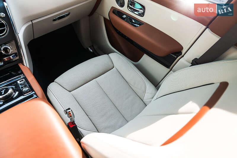 Внедорожник / Кроссовер Rolls-Royce Cullinan 2019 в Мукачево