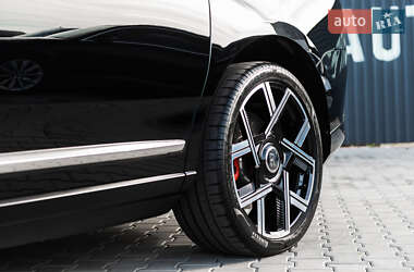 Внедорожник / Кроссовер Rolls-Royce Cullinan 2019 в 