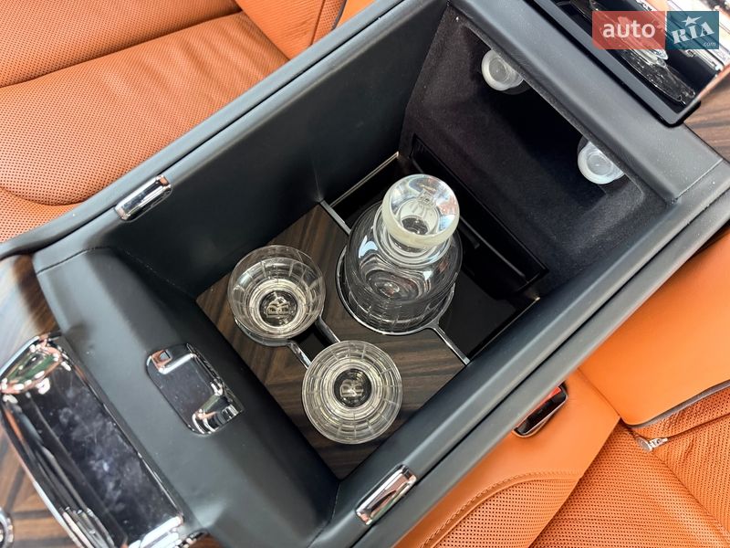 Внедорожник / Кроссовер Rolls-Royce Cullinan 2019 в Киеве