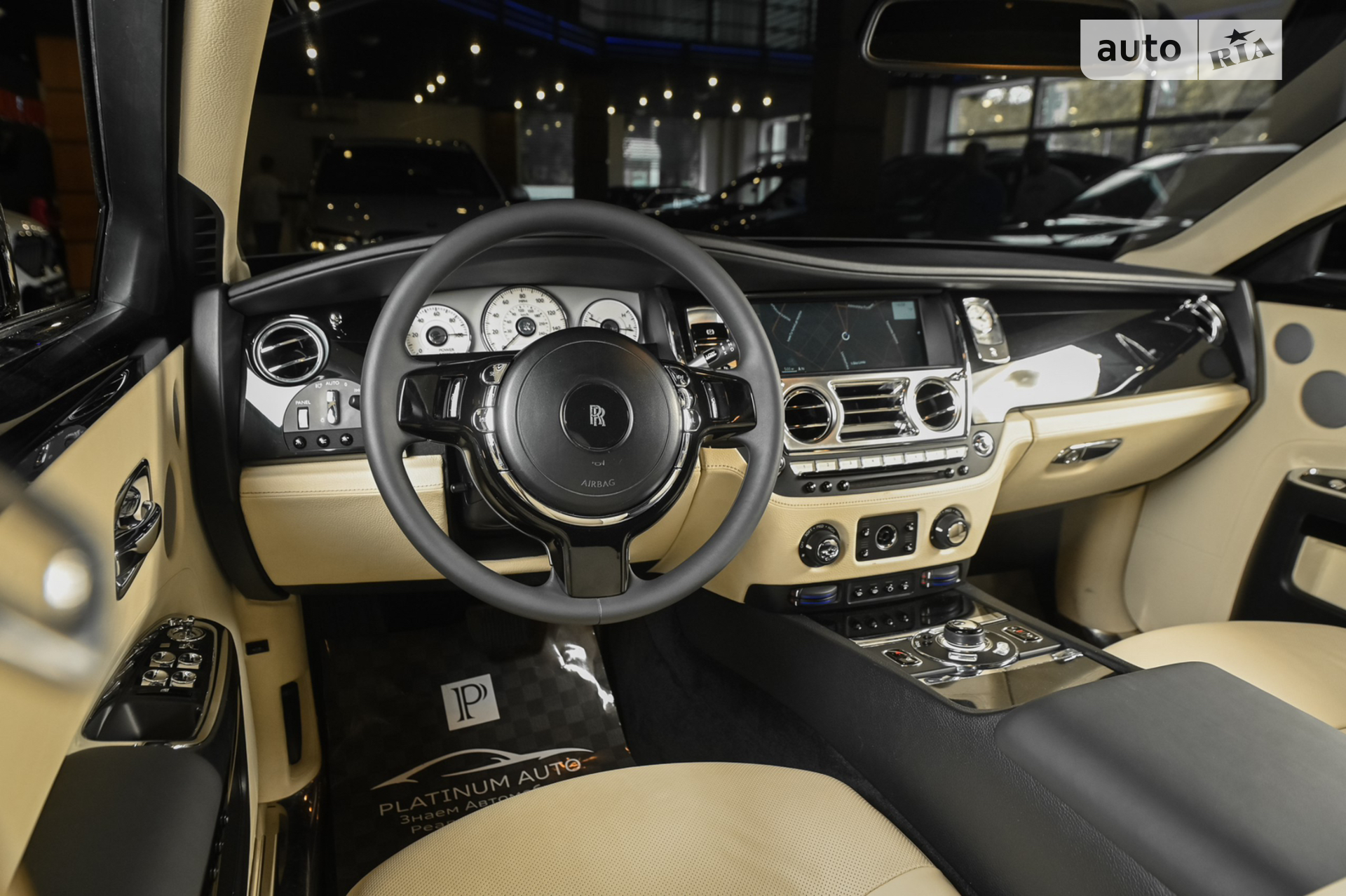 2011 Rolls-Royce Ghost - мініатюра 38