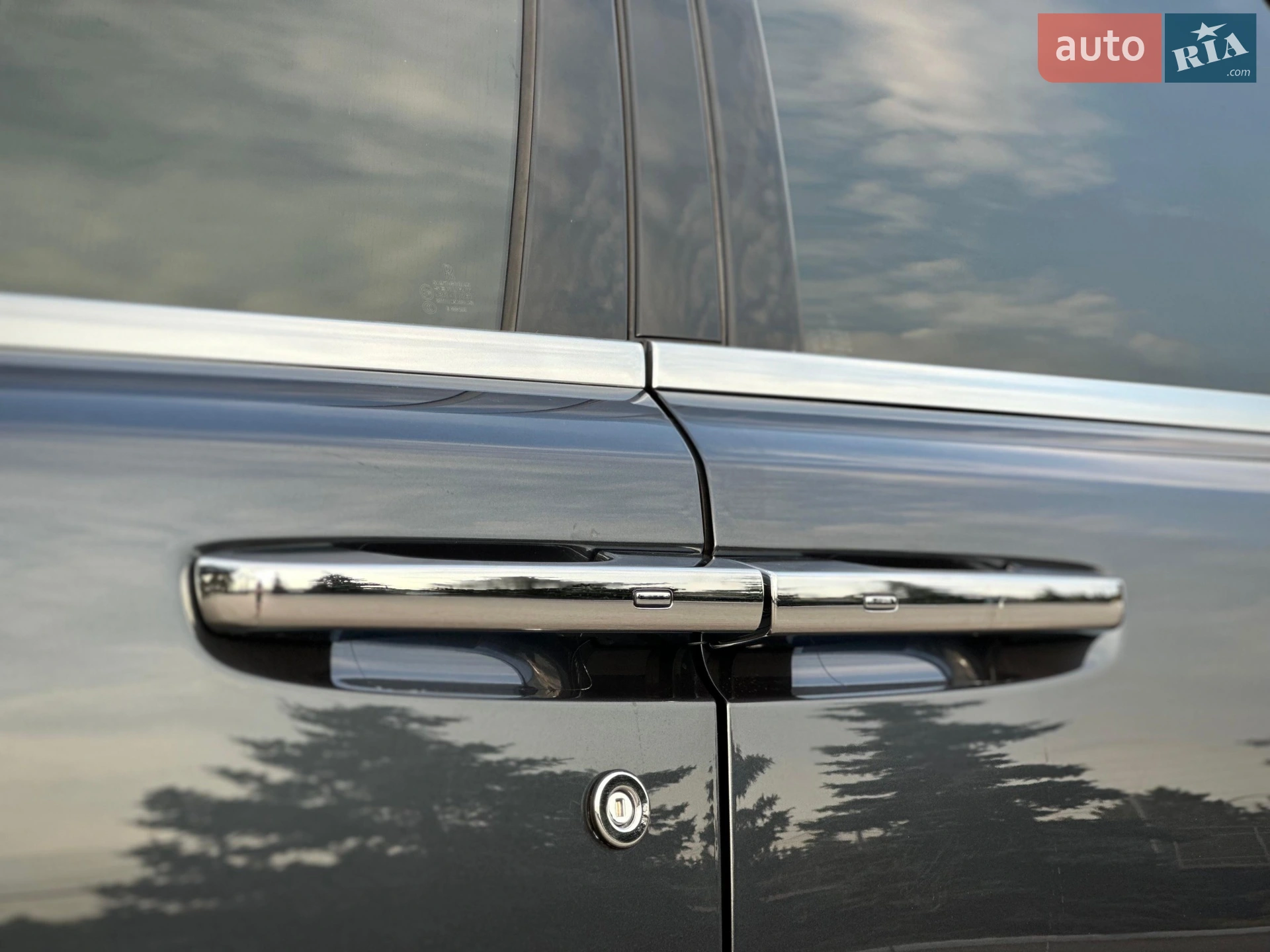 2011 Rolls-Royce Ghost - мініатюра 21