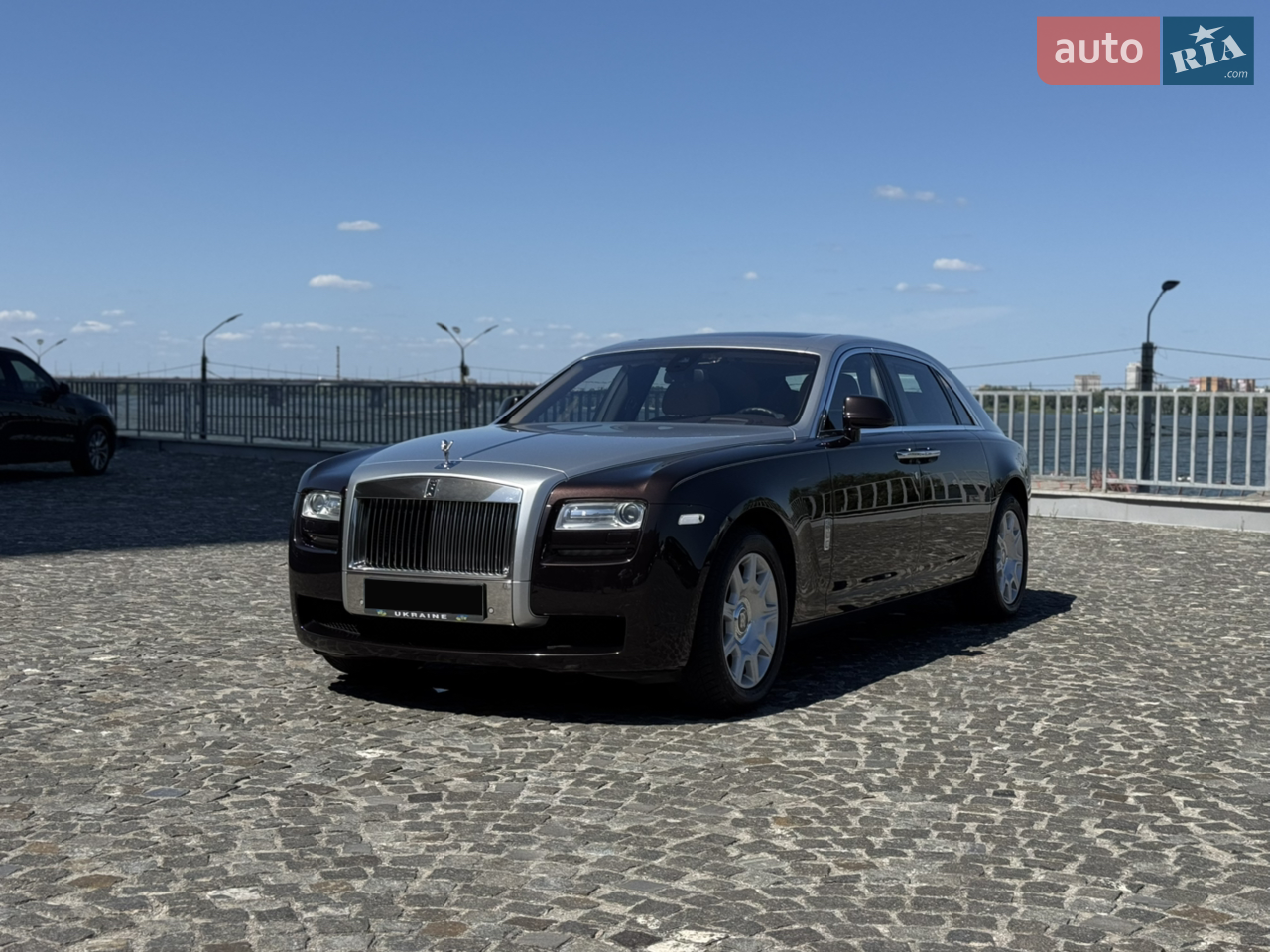 Довгий, цілий, ідеальний, комплектація максимальна.
Офіційний цілий автомобіль
Стан нового