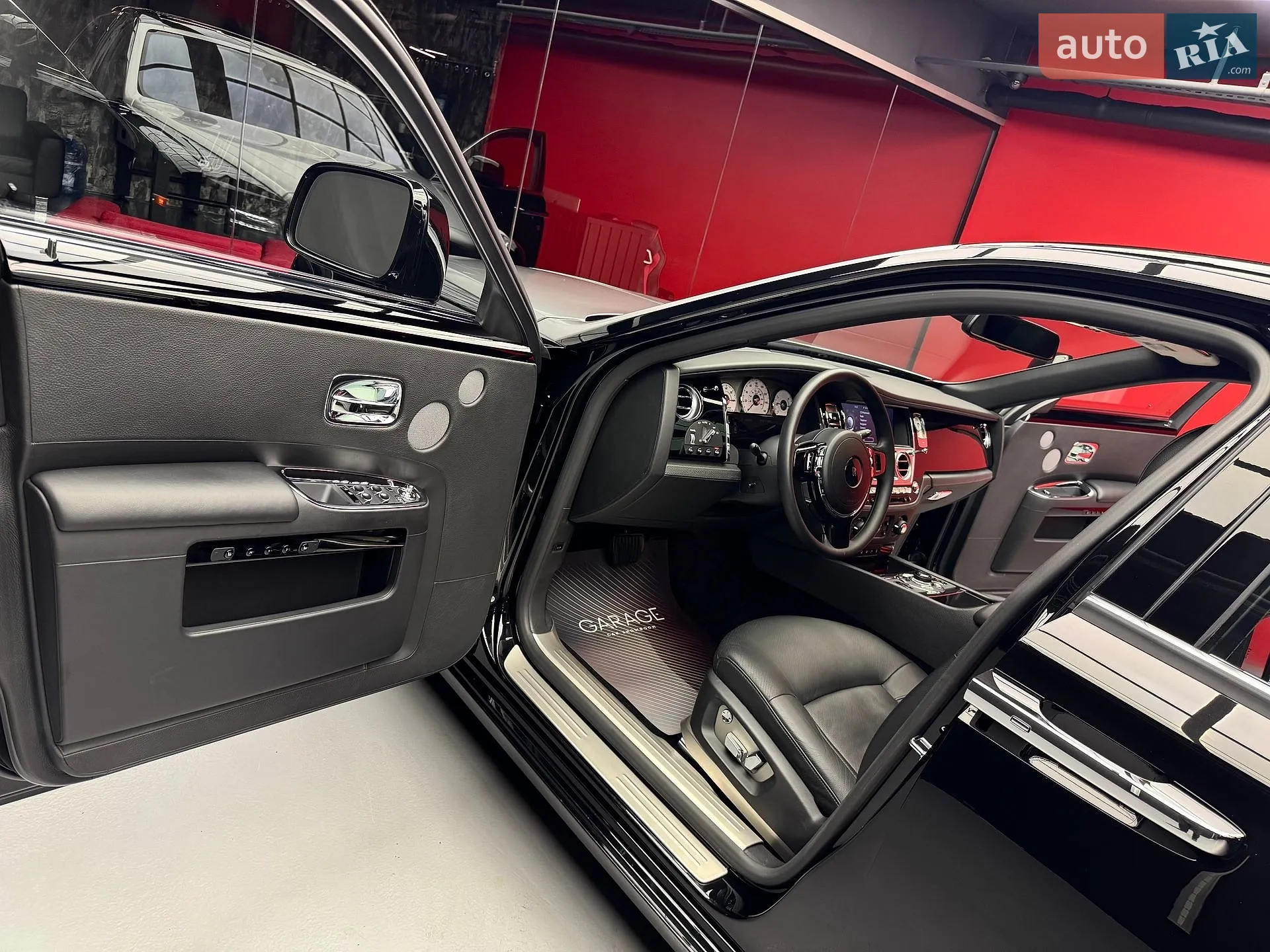 2010 Rolls-Royce Ghost - мініатюра 23